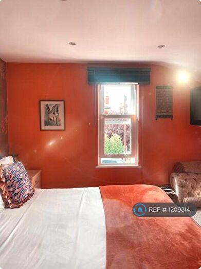 1 Bedroom Flat To Rent In Bath, Bath, BA2