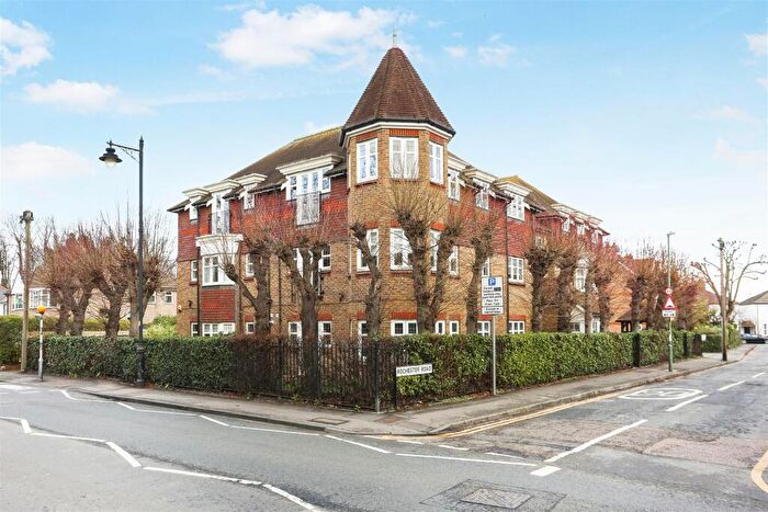 2 Bedroom Flat For Sale In Rochester Road, Carshalton, SM5