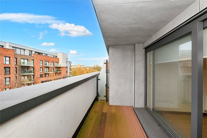 2 Bedroom Flat To Rent In Darlington House, Merlin Drive, Fletton Quays, PE2
