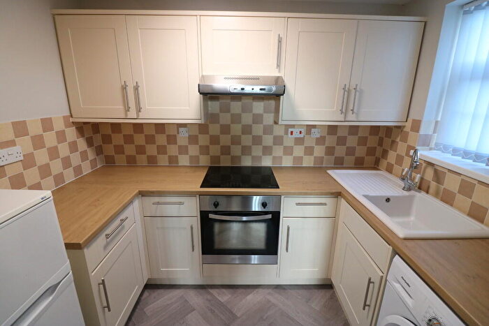 2 Bedroom Flat To Rent In Sequana Court, Hull, HU9