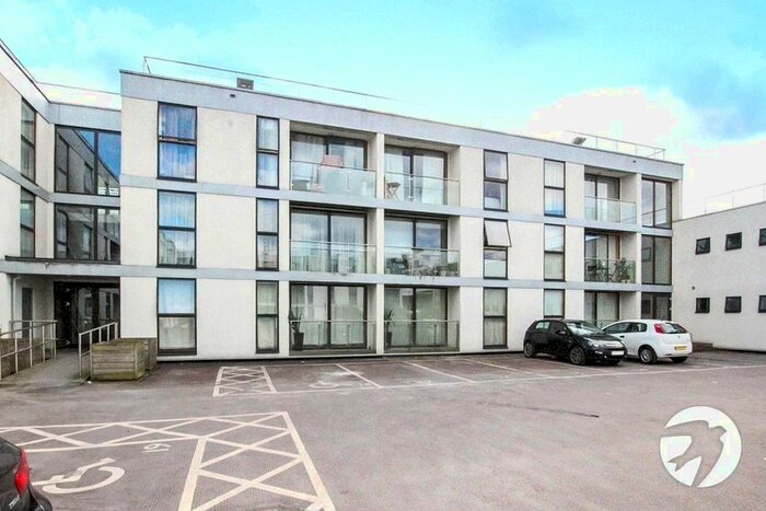 2 Bedroom Flat To Rent In Augustus Lane, Orpington, BR6