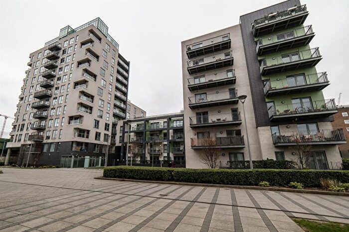 2 Bedroom Flat To Rent In Christian Street, London, E1