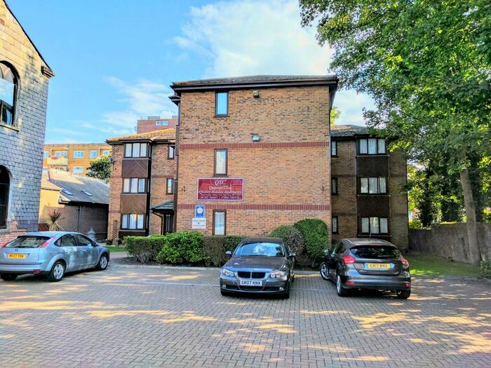2 Bedroom Flat To Rent In Skinner Street, Poole, BH15