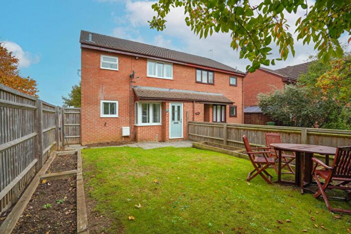 1 Bedroom Semi-Detached House For Sale In Levery Close, Abingdon, OX14
