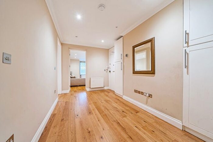 1 Bedroom Flat To Rent In Maida Avenue, London, W2