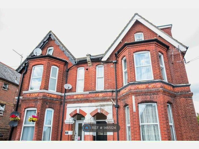 5 Bedroom Semi-Detached House To Rent In Landguard Road, Southampton, SO15