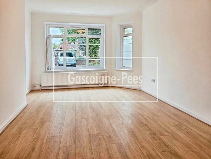 2 Bedroom Flat To Rent In Springfeild Court - Kingston, KT1