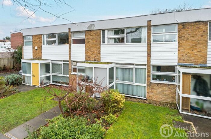 3 Bedroom Terraced House For Sale In The Plantation, London, SE3