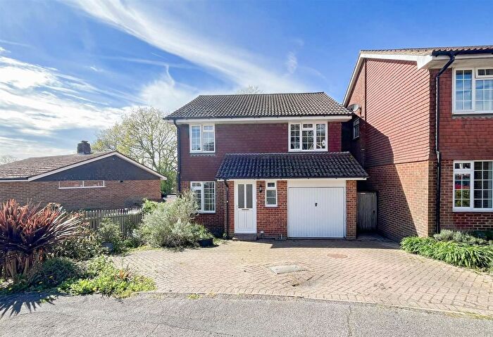 4 Bedroom Detached House For Sale In Cuckoo Drive, Heathfield, TN21