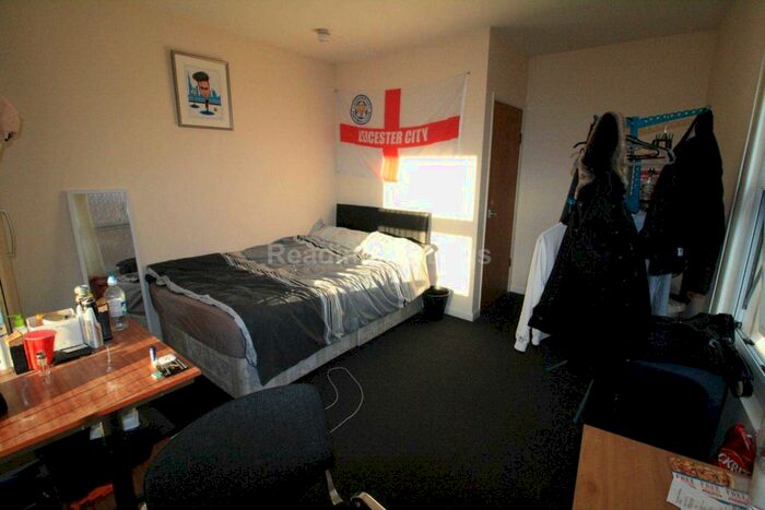 4 Bedroom Flat To Rent In Wokingham Road - All Utilities Included!!, RG6