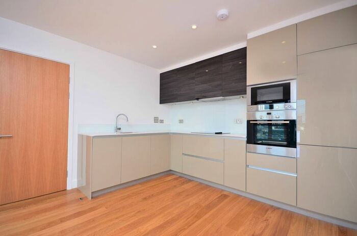 2 Bedroom Flat To Rent In Barking Road, Canning Town, London, E16