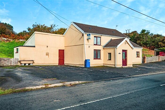 2 Bedroom Detached House For Sale In Meinciau Road, Mynyddygarreg, Kidwelly, Carmarthenshire, SA17