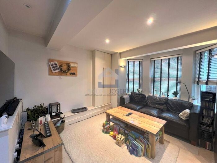 2 Bedroom Flat To Rent In Tierney Road, Streatham, SW2