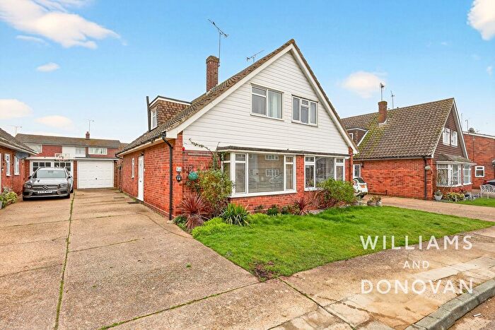 3 Bedroom Semi Detached House For Sale In Curlew Drive, South Benfleet, SS7