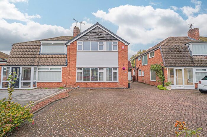 3 Bedroom Semi-Detached House For Sale In Bellamy Farm Road, Shirley, B90