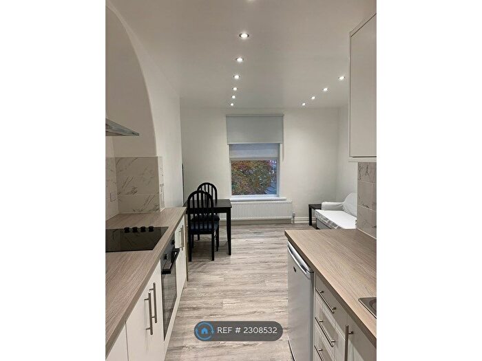 1 Bedroom Flat To Rent In Lower Broughton Road, Manchester, M7