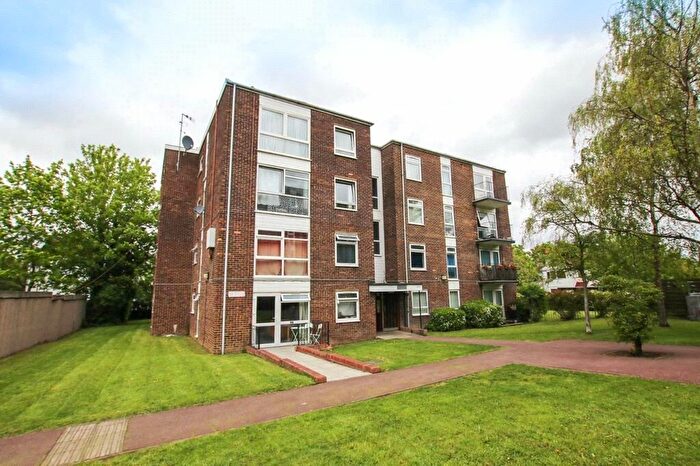 2 Bedroom Flat To Rent In Woodcote Road, Wallington, SM6