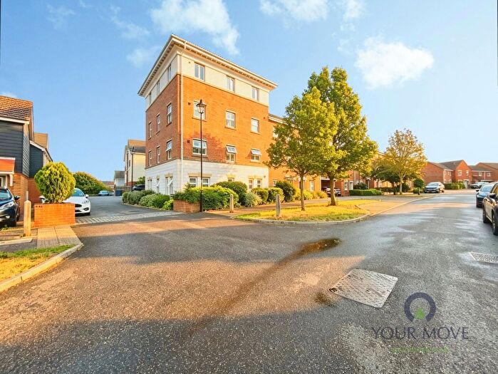 2 Bedroom Flat For Sale In Amethyst Drive, Sittingbourne, Kent, ME10