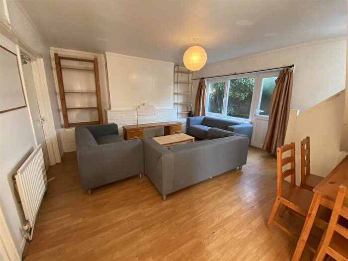 6 Bedroom House To Rent In Wyeverne Road, Cathays, CF24