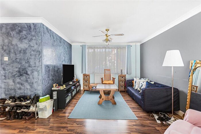 4 Bedroom End Of Terrace House To Rent In Sark Walk, London, E16