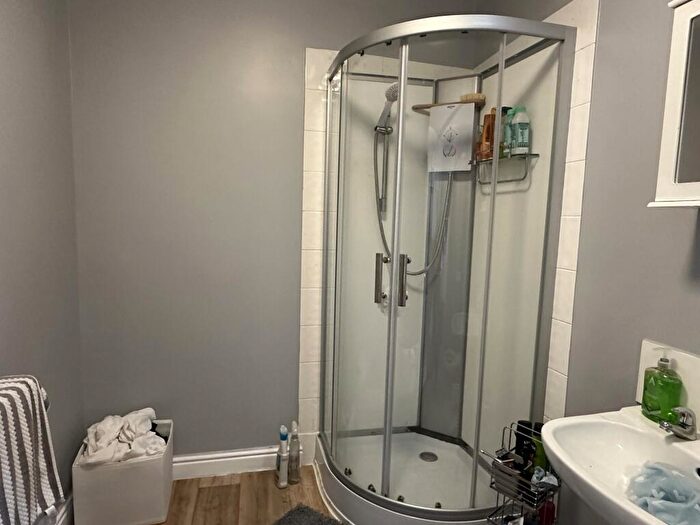 6 Bedroom Terraced House To Rent In West Parade - Bed, LN1