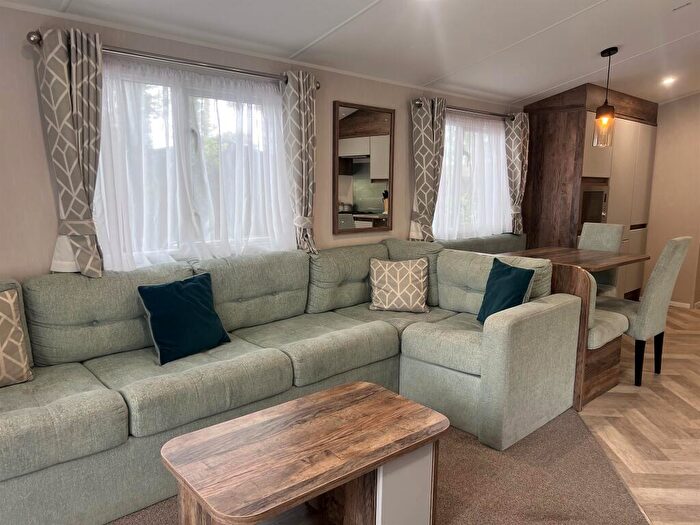 3 Bedroom Park Home For Sale In Sandyballs, Godshill, Fordingbridge, SP6
