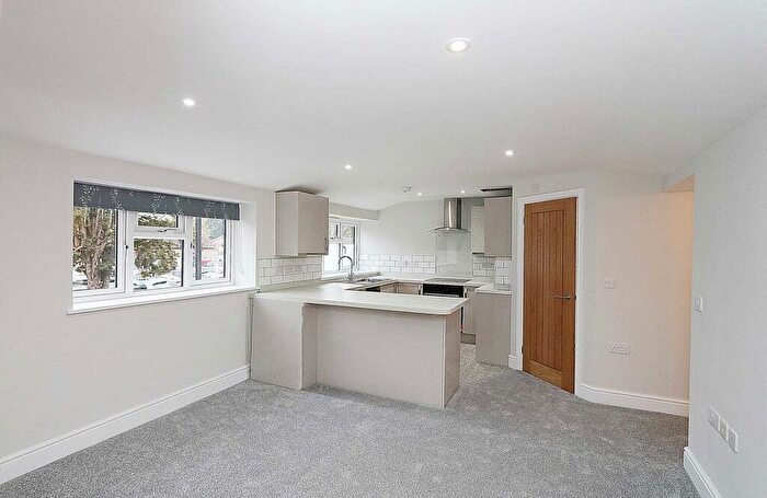 2 Bedroom Apartment To Rent In Pangbourne, Berkshire - Walk To Station & Shops, RG8