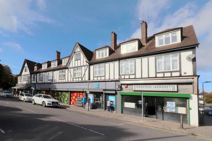 2 Bedroom Flat To Rent In Crescent Way, Farnborough, Orpington, BR6