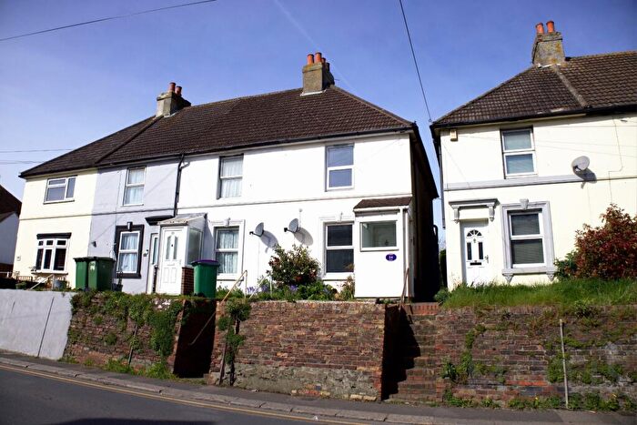 2 Bedroom End Of Terrace House For Sale In Risborough Lane, Folkestone, CT19