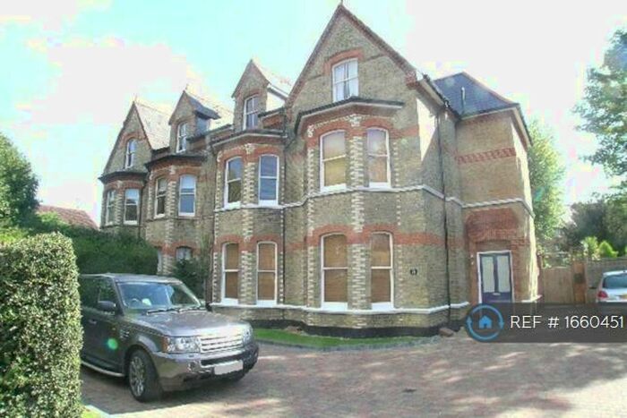 1 Bedroom Flat To Rent In Surbiton Hill Park, Surbiton, KT5