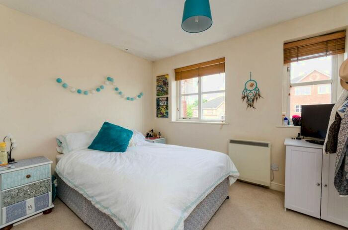 1 Bedroom Flat To Rent In Winery Lane, Kingston, Kingston Upon Thames, KT1