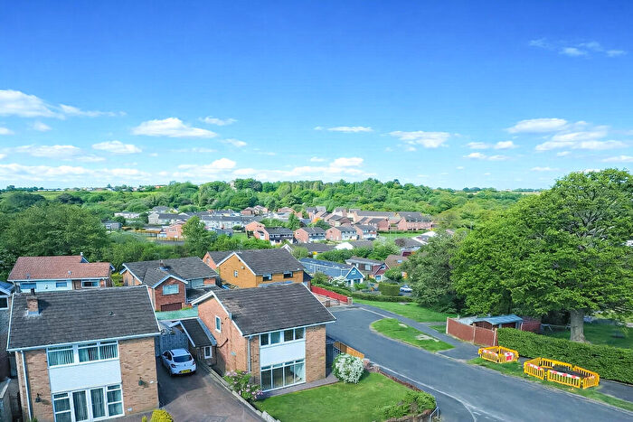 3 Bedroom Detached House For Sale In Paxton Close, Penpedairheol, CF82