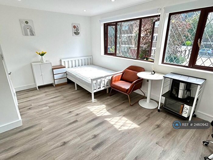 Studio To Rent In Kennard Road, London, E15