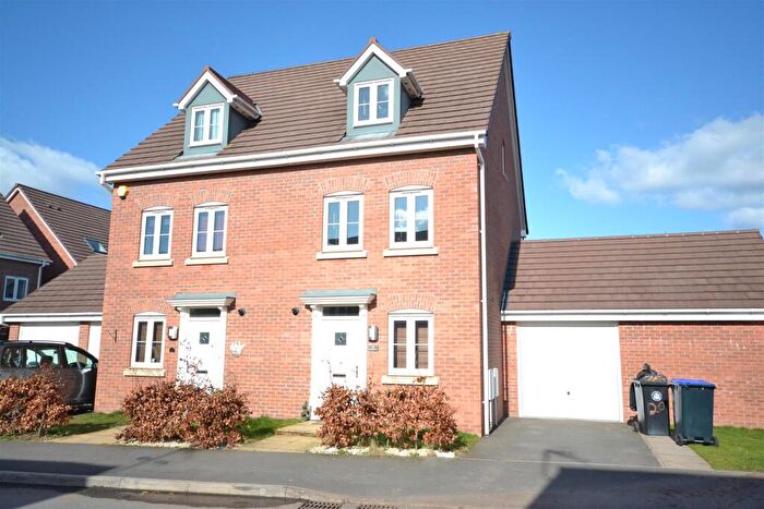3 Bedroom Town House To Rent In Ophelia Drive Stratford Upon Avon Warwickshire, CV37