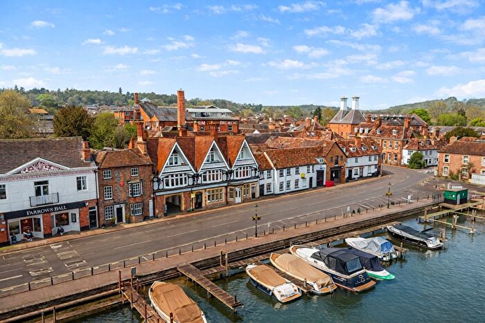 2 Bedroom Apartment For Sale In Thameside, Henley-On-Thames, RG9