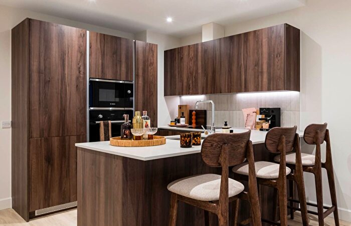 2 Bedroom Flat To Rent In Biscuit Walk, Bermondsey, London, SE16