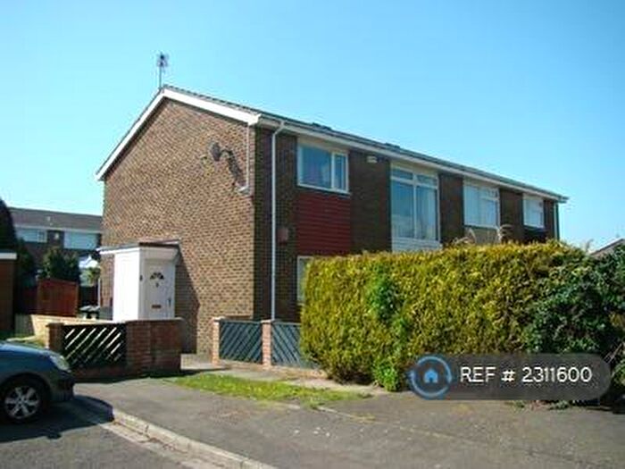 2 Bedroom Flat To Rent In Culloden Walk, Killingworth, Newcastle Upon Tyne, NE12