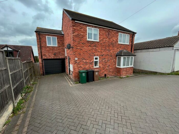 3 Bedroom Detached House To Rent In Burton Road, Midway, DE11