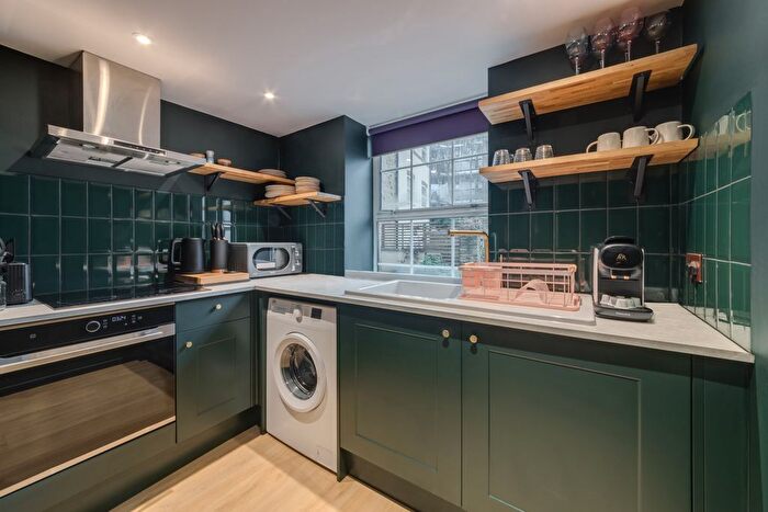1 Bedroom Flat To Rent In Arcadia Court, Old Castle Street, E1