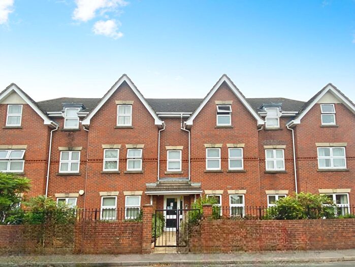 2 Bedroom Flat For Sale In Bellemoor Road, Southampton, Hampshire, SO15