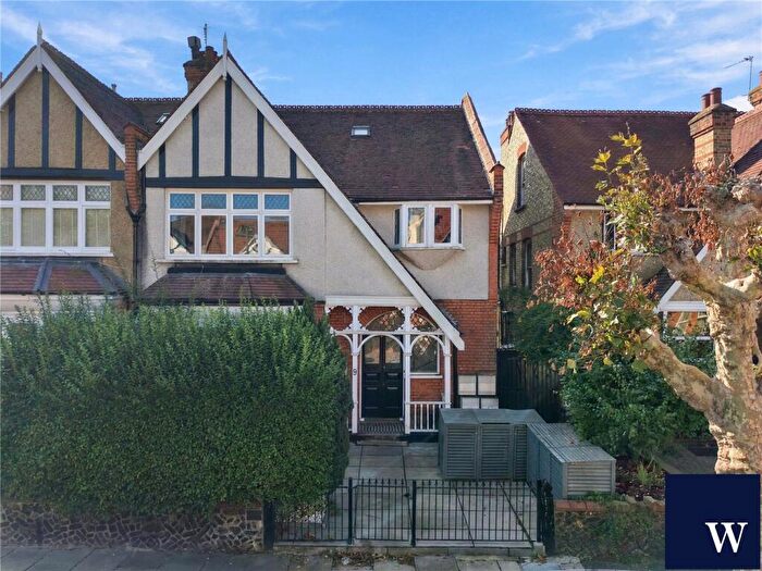1 Bedroom Apartment For Sale In Woodside Grove, Finchley, London, N12
