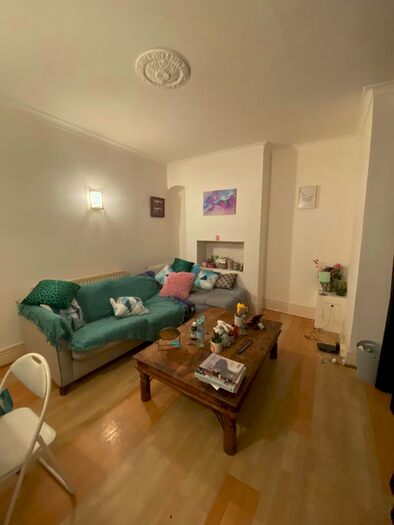 1 Bedroom Flat To Rent In Priory Road, Shirehampton, Bristol, BS11