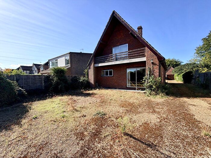 3 Bedroom Detached House For Sale In Flackwell Heath - Overlooking The Golf Course, HP10