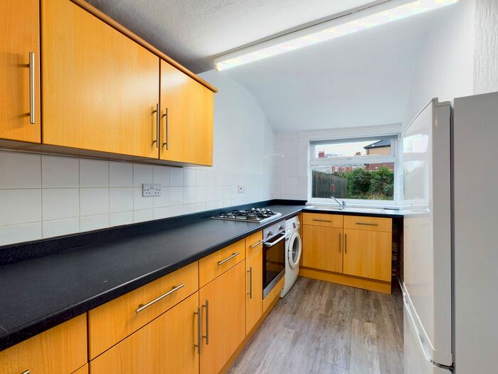 2 Bedroom Flat To Rent In Duesbery Street, Princes Avenue, HU5