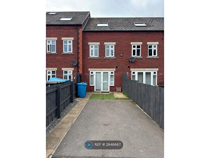 3 Bedroom Terraced House To Rent In Leads Road, Hull, HU7