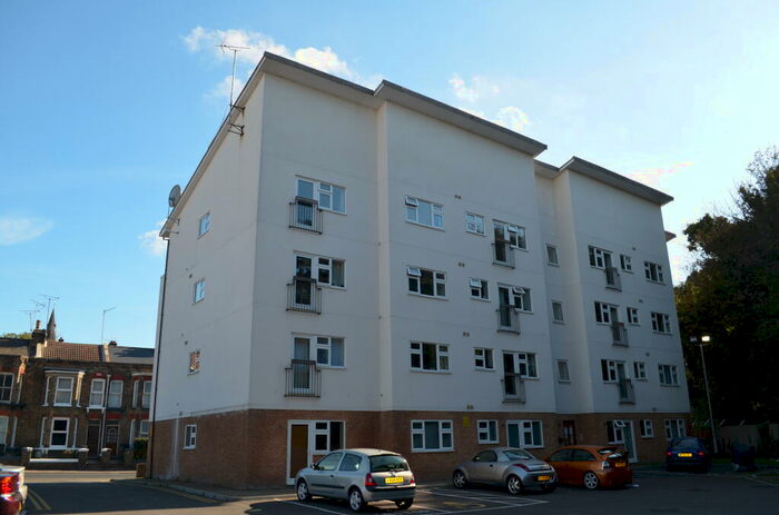 2 Bedroom Flat To Rent In Eaton Road, Margate, CT9