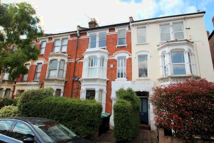 2 Bedroom Apartment To Rent In Cornwall Road, Stroud Green, N4