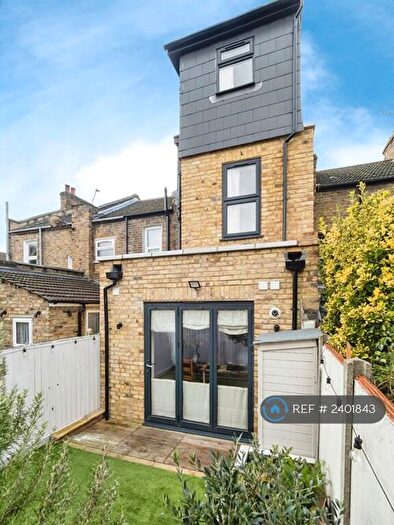 4 Bedroom Terraced House To Rent In Holness Road, London, E15