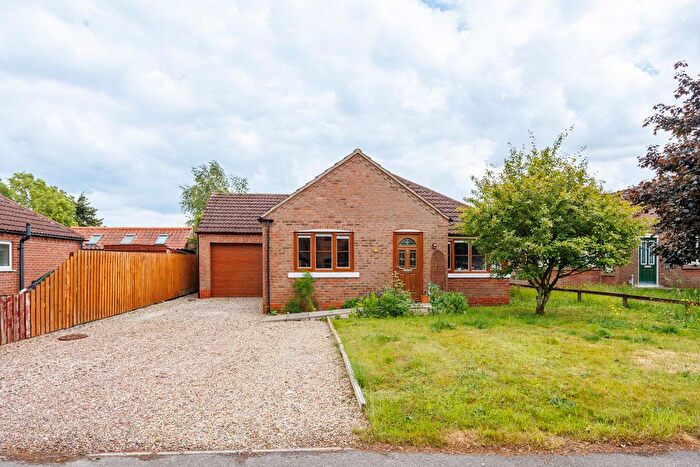 3 Bedroom Detached House For Sale In Swales Drive, Market Weighton, York, YO43