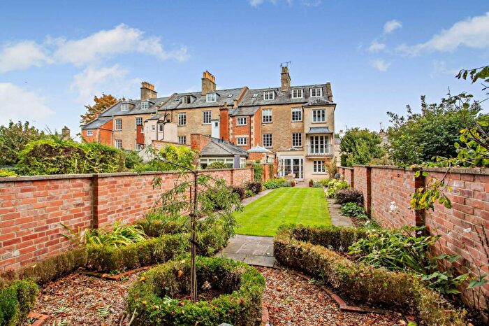 5 Bedroom End Of Terrace House For Sale In Watermoor Road, Cirencester, Gloucestershire, GL7